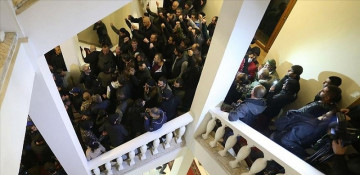 Armenian protesters try to storm government building