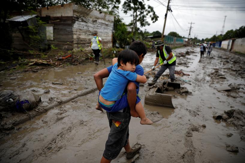 Honduras hurricanes push thousands into homelessness