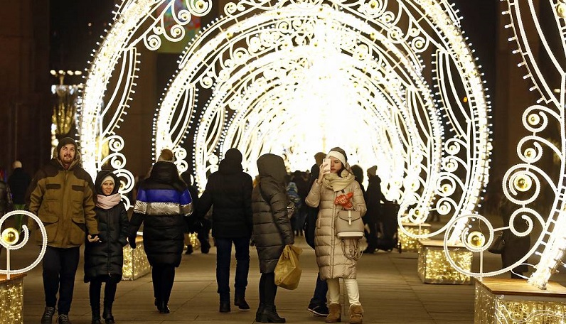 No plans to introduce strict quarantine in Russia for winter holidays, Kremlin says