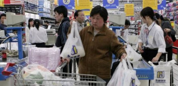 Shanghai bans plastic bags in all stores on January 1