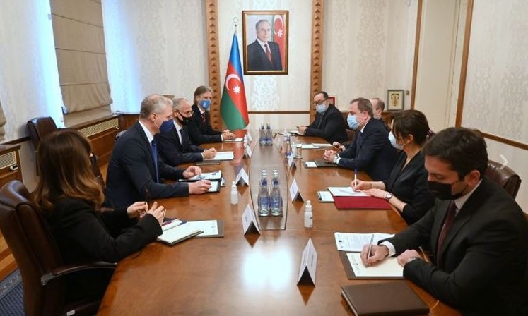 FM Jeyhun Bayramov holds meeting with UN, EU and World Bank officials