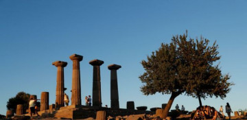 Turkey eyes 25 million foreign visitors in 2021, tourism officials say