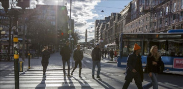 COVID-19: Death toll in Sweden tops 10,000