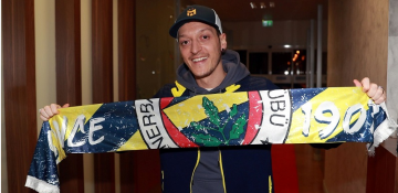 Ozil arrives in Istanbul for Fenerbahce