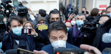 Italy: Premier urges parliament to help save his gov't
