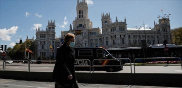 Spain sees highest weekend surge in COVID-19 yet