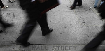 US economy sees greatest contraction since 1946