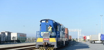 Container train carrying mining products from Turkey to China arrives in Baku