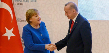Turkey committed to improving EU relations, Erdoğan tells Merkel