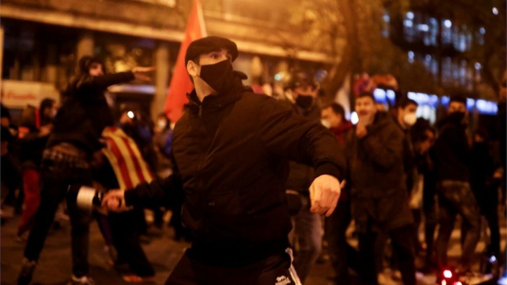 Police arrest dozens in second night of Spain rapper protests