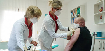 Over 300 mln people vaccinated against coronavirus globally