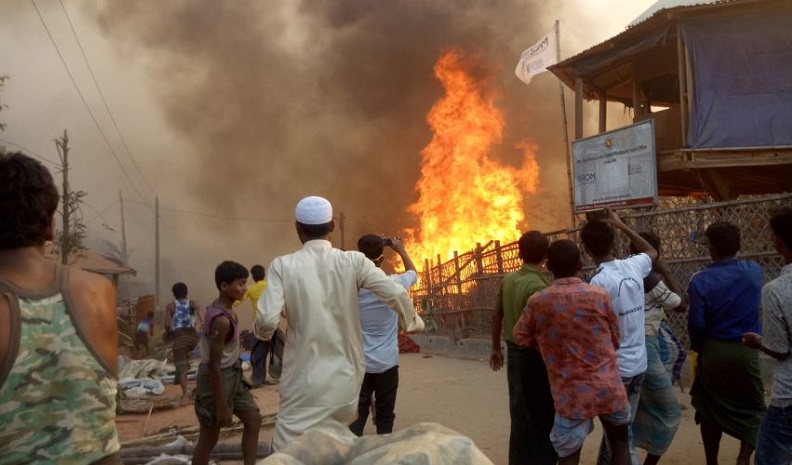 U.N. says 15 dead, 400 missing in fire at Rohingya camp in Bangladesh