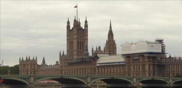 UK MPs vote to extend coronavirus emergency powers