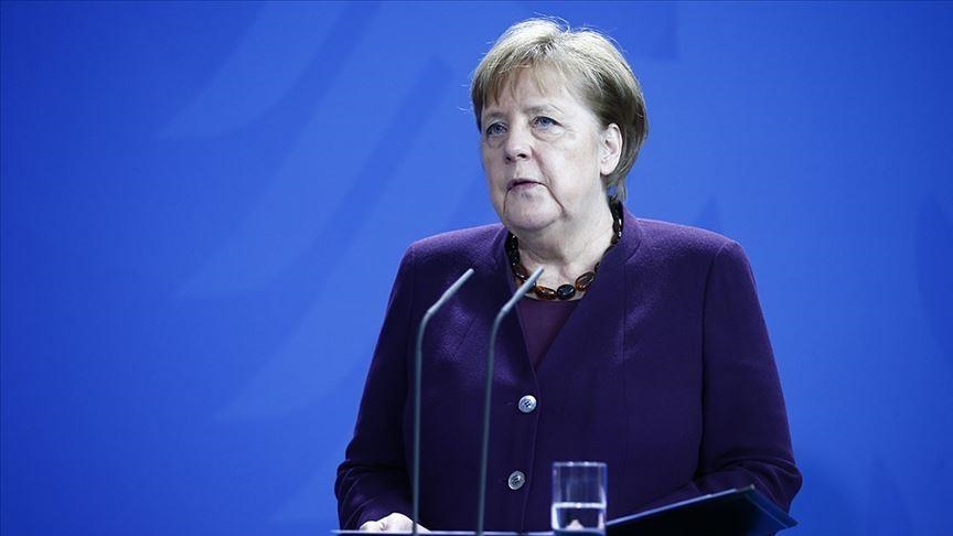 Merkel presses German states to get tough with COVID curbs