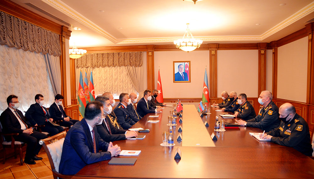 Azerbaijan Defense Minister meets with delegation representing Turkish defense industry companies