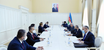 Azerbaijani PM meets with Turkish trade minister