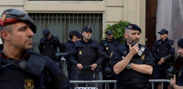 Police arrest 100 gang members who smuggled drugs into Spain on speed boats