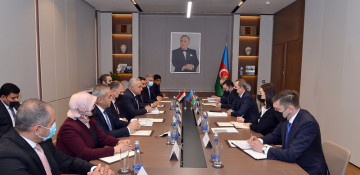Azerbaijani FM receives Iraq’s parliamentary delegation