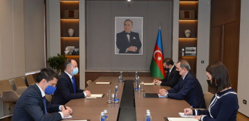 Azerbaijani FM receives outgoing Romanian ambassador