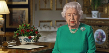 Elizabeth II returns to royal duties after husband’s death