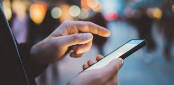 Azerbaijan developing mobile platform for money transfers