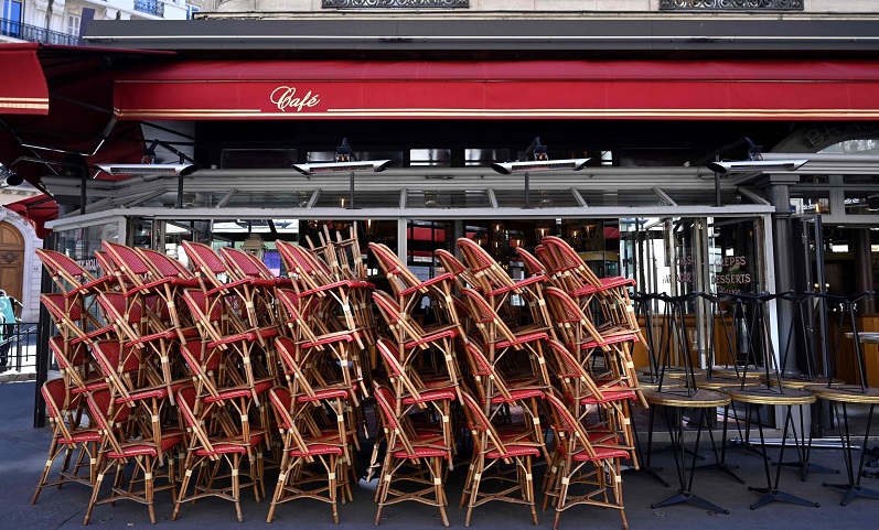 Eurozone picks up as services make surprise return to growth