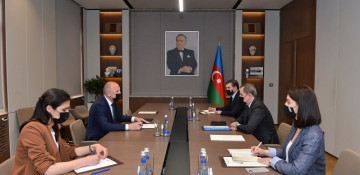 Azerbaijani FM receives newly appointed ambassador of Serbia  (PHOTO)