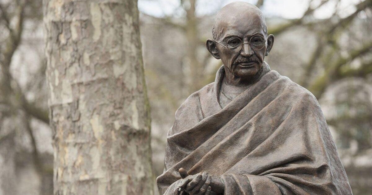 Ghandi’s statue desecrated in Yerevan (PHOTO)