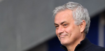 Mourinho replaces Fonseca to coach Roma next season