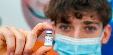 Canada OKs Pfizer vaccine for adolescents