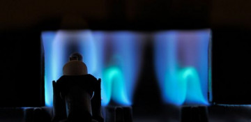 Climate change: Ban all gas boilers from 2025 to reach net-zero
