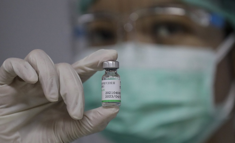 Mixing COVID-19 vaccines may increase symptoms, data shows