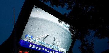 Chinese rover takes 1st drive on surface of Mars