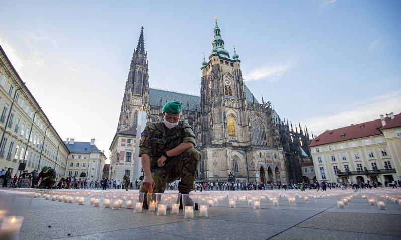 Czechs reappoint old health minister after losing four in eight months