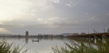 Boat carrying 200 sinks in Nigeria, dozens missing