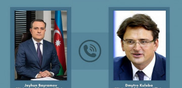 Azerbaijani, Ukrainian FMs discuss bilateral cooperation over phone