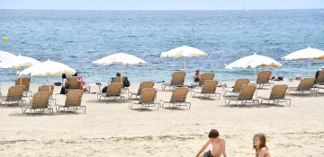 Spain opens borders to tourists vaccinated against COVID-19