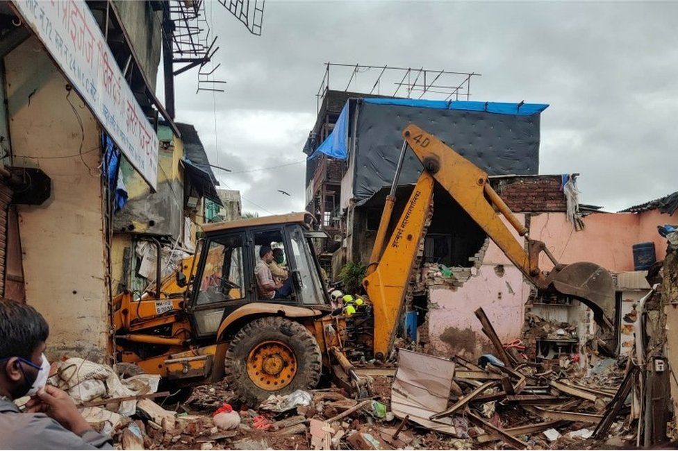 11 dead in Mumbai building collapse