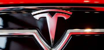 Tesla to launch high-end Model S 'Plaid' to fend off Mercedes, Porsche