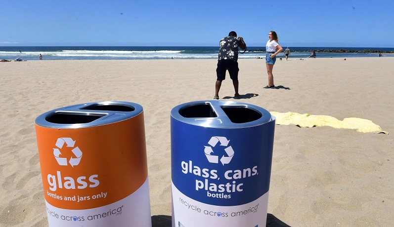 Plastics production falls for 1st time since 2008