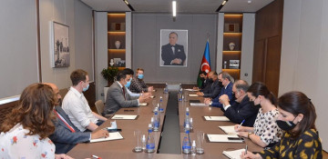Azerbaijani Foreign Minister meets UK delegation (PHOTO)