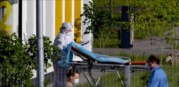 Russia sees slight drop in virus cases after 11 days