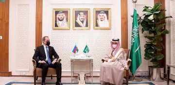 Azerbaijani, Saudi Arabian FMs discuss bilateral relations