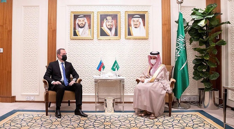 Azerbaijani, Saudi Arabian FMs discuss bilateral relations
