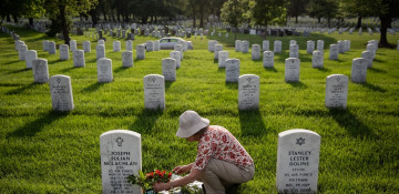 COVID-19 causes largest decrease in U.S. life expectancy since WWII: media