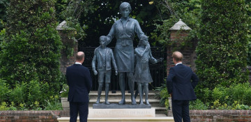Statue of Princess Diana unveiled at Kensington Palace by sons on 60th birthday