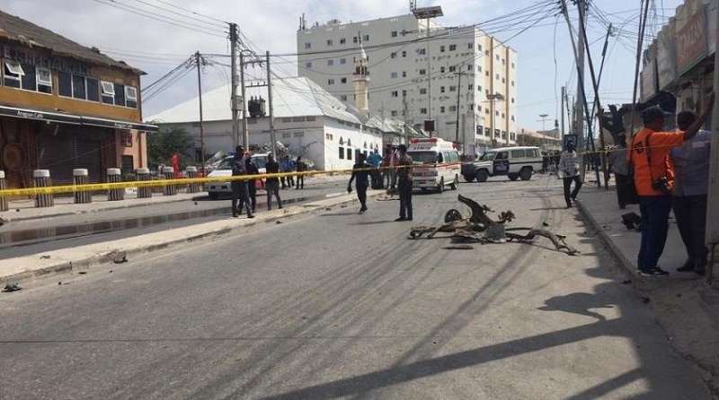 At least 8 killed in Mogadishu by suicide bomb targeting government convoy