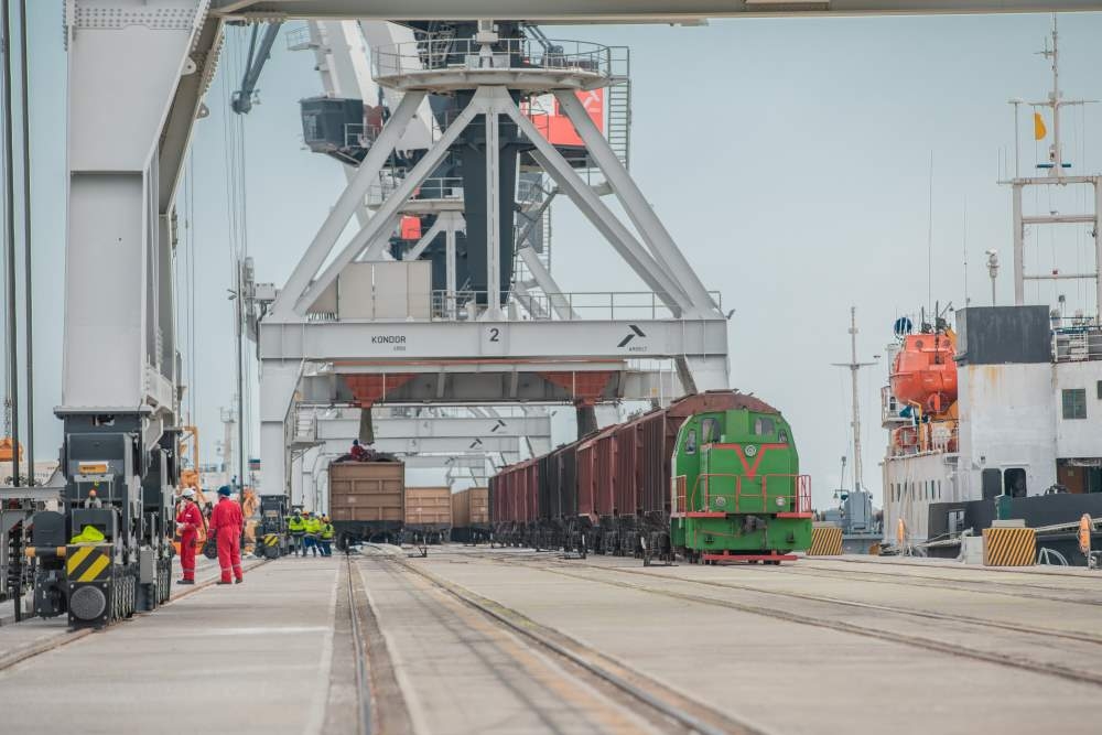 Record for container freight transportation via BTK railway line in past 6 months