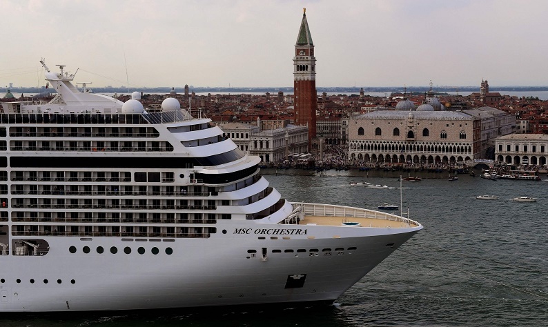 Italy bans cruise liners from Venice