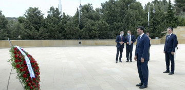 Tbilisi Mayor pays respect to national leader Heydar Aliyev and Azerbaijani heroes
